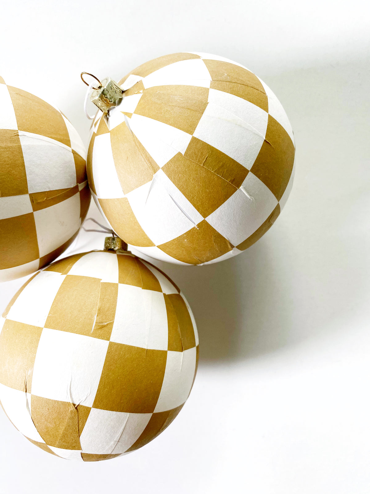 Handmade Paper Mache:
White Lubeck Checkered Ornament