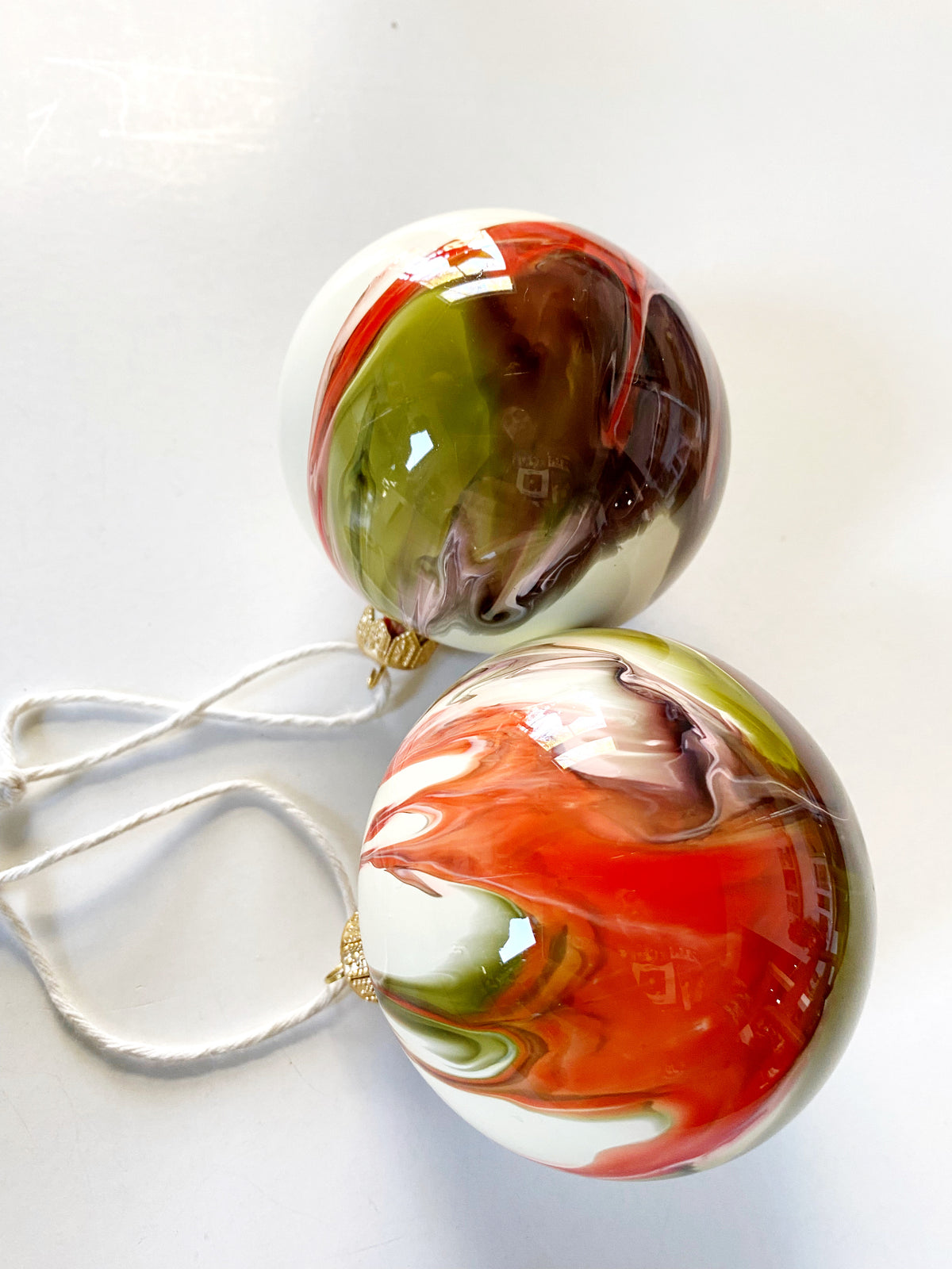 Marble Effect Ornament Bauble, 8cm Olive/Red/Brown