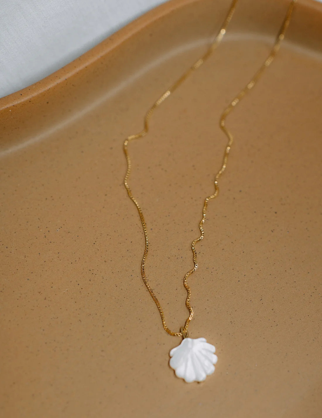 Maude Necklace - Salma Floral Shell