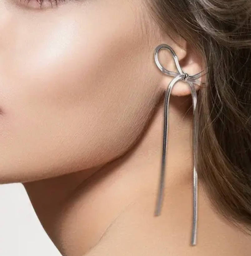 Bow Earrings- Snake Chain Wheat Pattern articulated Earring: Silver