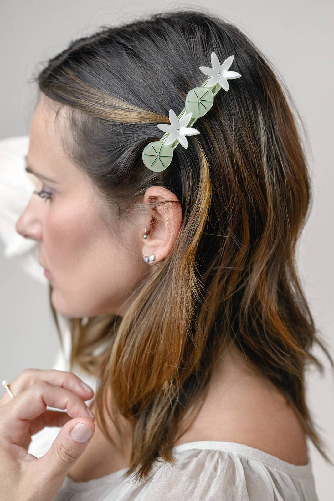 Nymphaea White Lotus Flowers Acetate Alligator Hair Clip