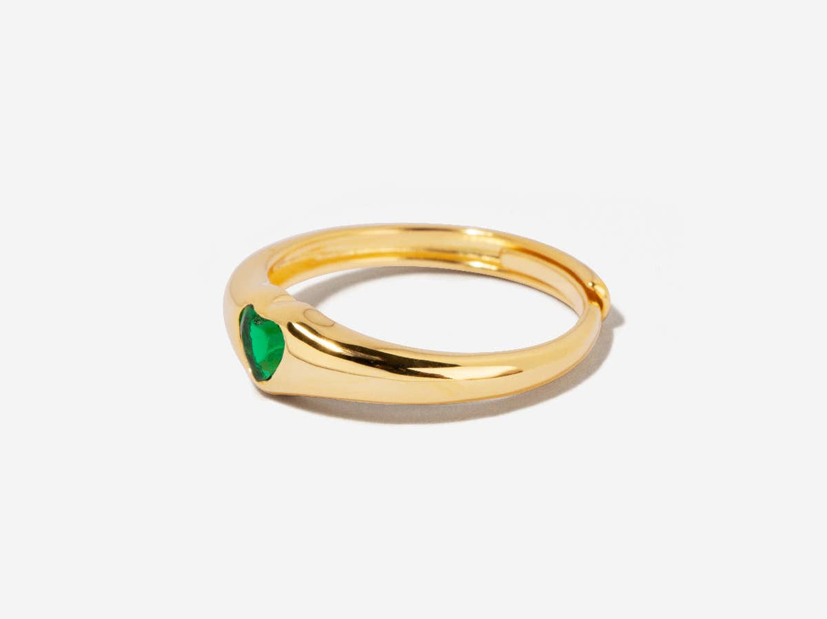 Amia Emerald Dome Gold Ring: Emerald